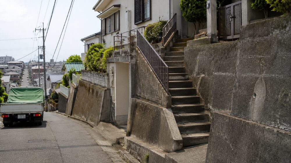横浜市の遺品整理で「別途費用」がかかるケース